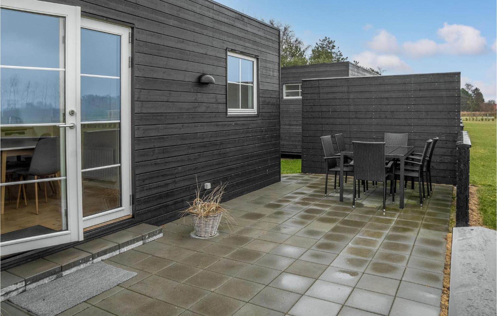 2 Bedroom Gorgeous Apartment In Vaeggerlose Boto By Exterior photo